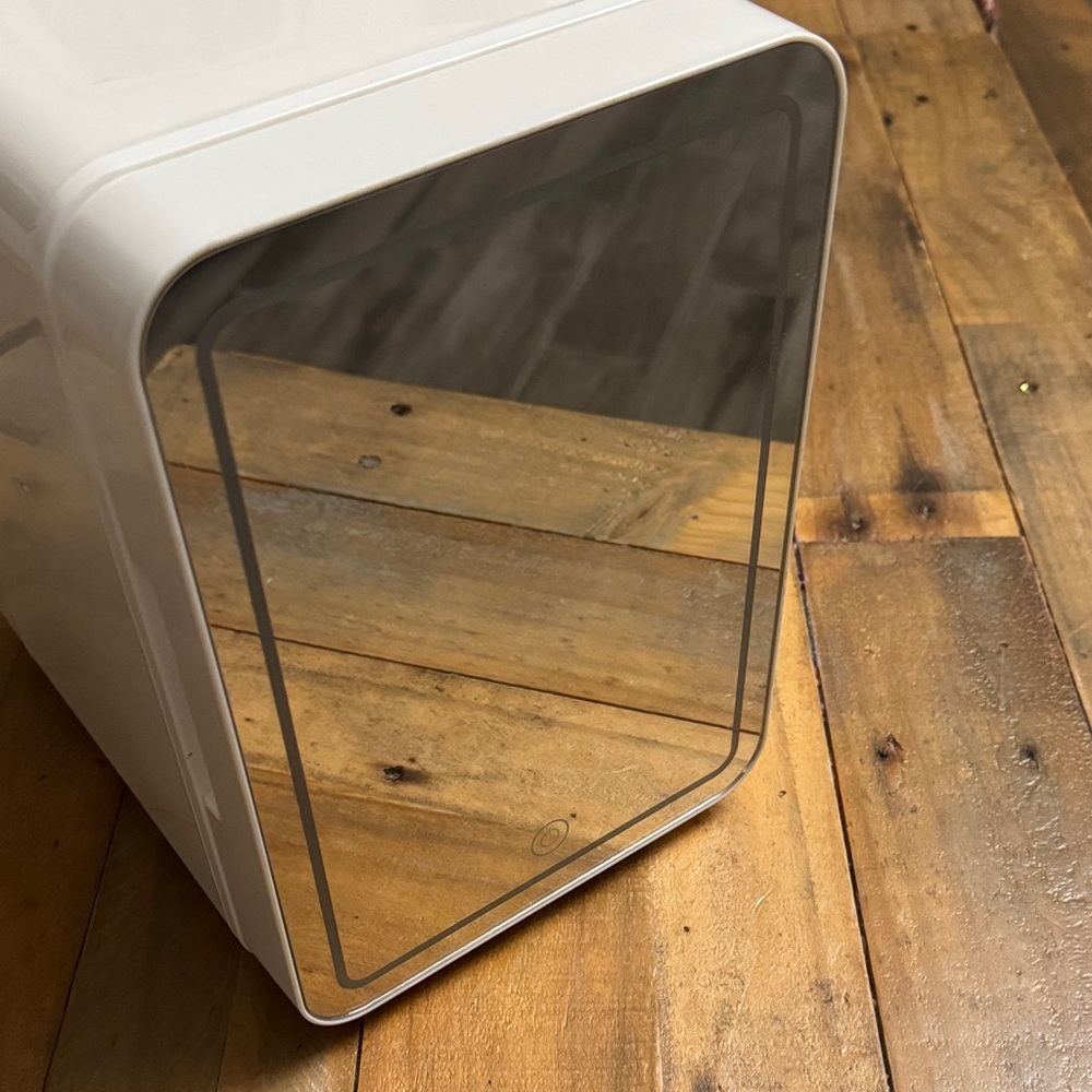 Illuminated White Makeup Organizer with LED Mirror 6 can mini fridge or warmer - Picture 6 of 14